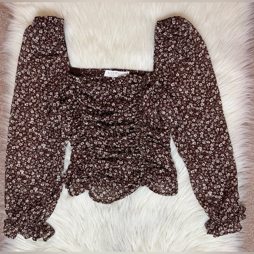 Astr the label Tonina Puff Sleeve Top Brown Floral Ruched